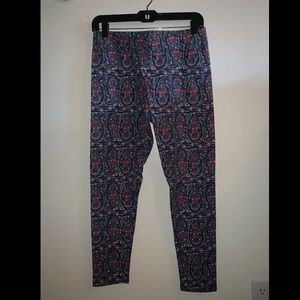 American Eagle paisley leggings